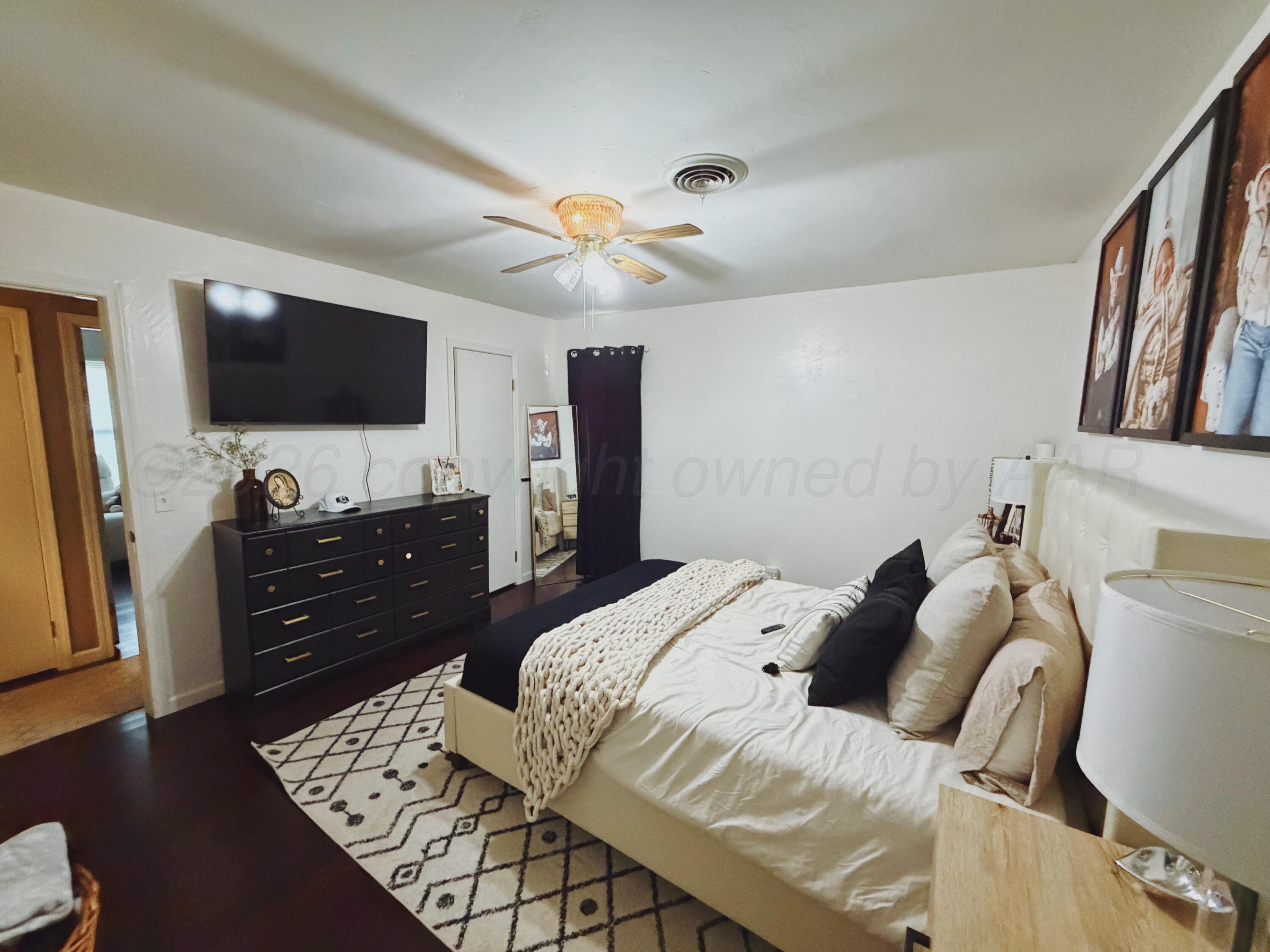 606 S Indiana Street Property Photo 16