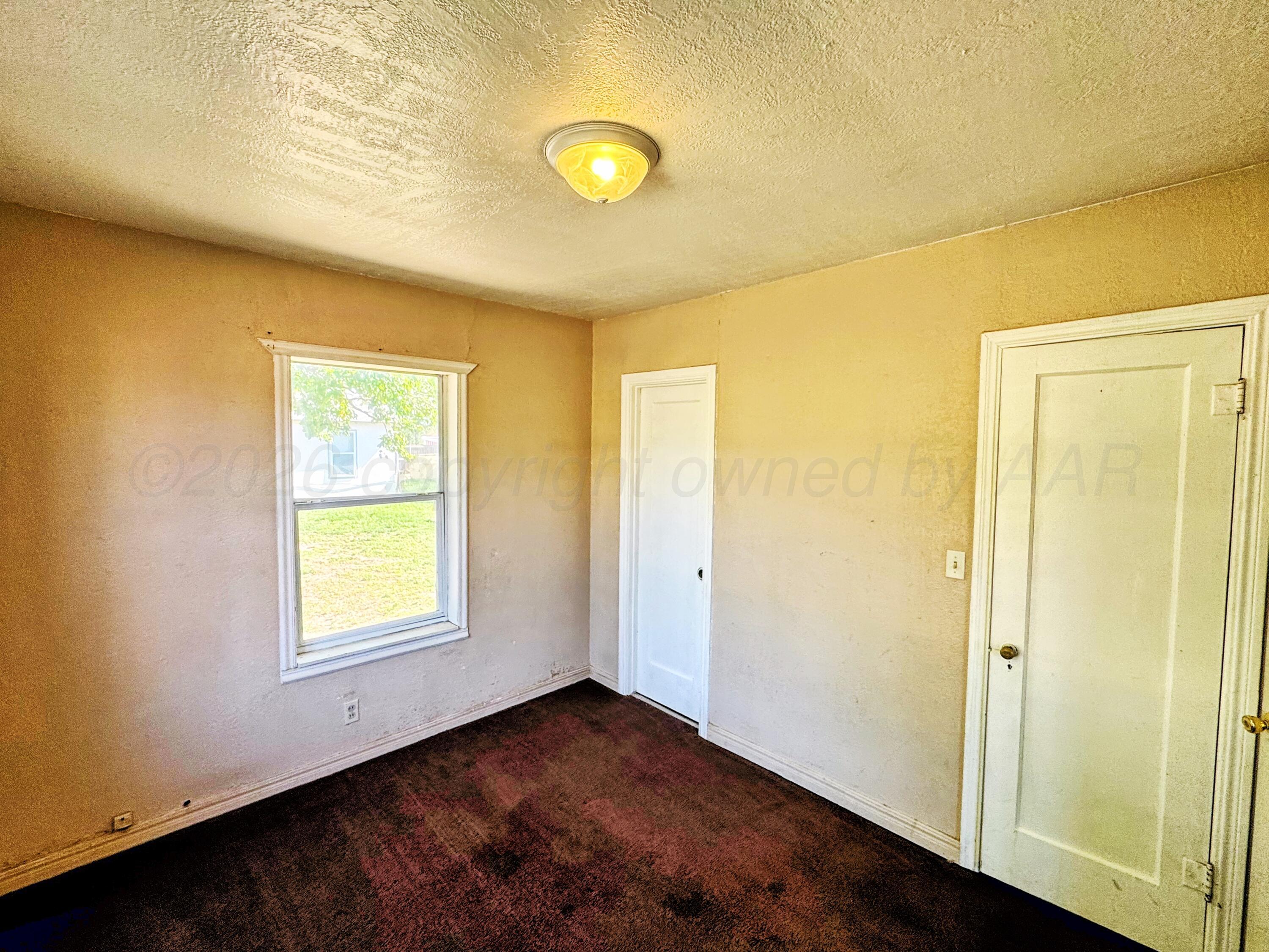 501 S Endicott Street Property Photo 4