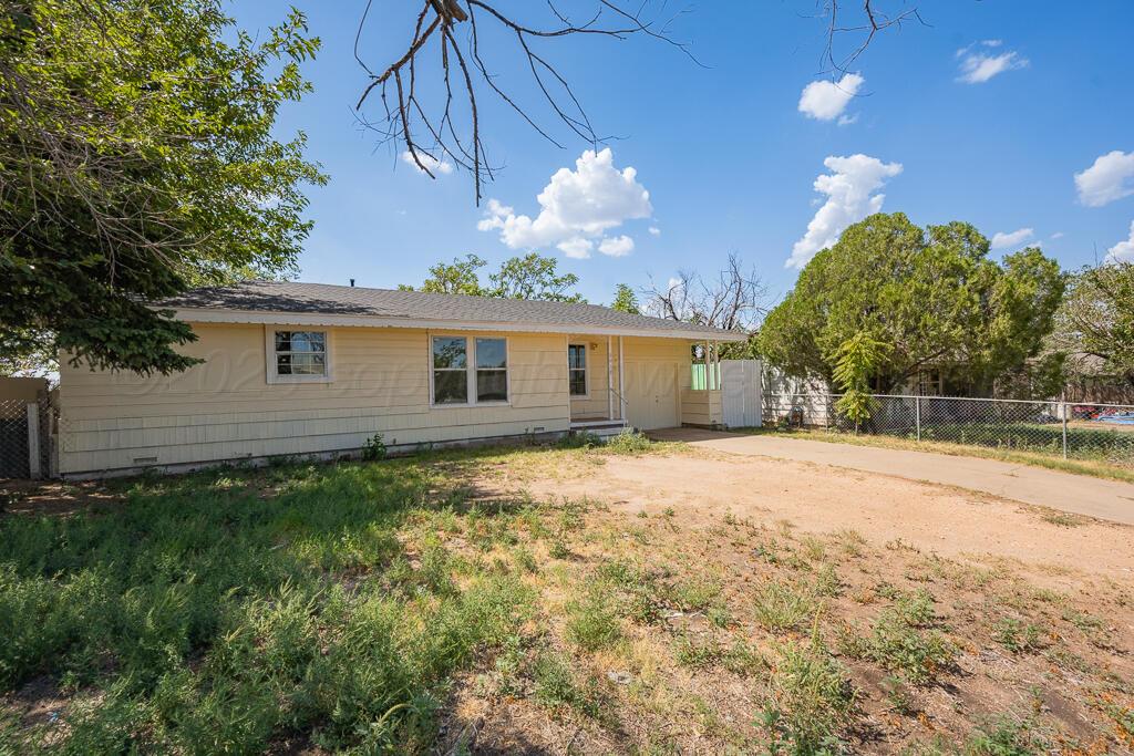2029 Oak Drive Property Photo 2