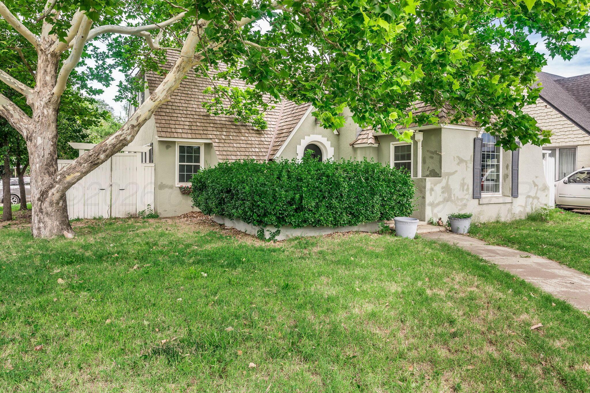 2422 S Washington Street Property Photo 1