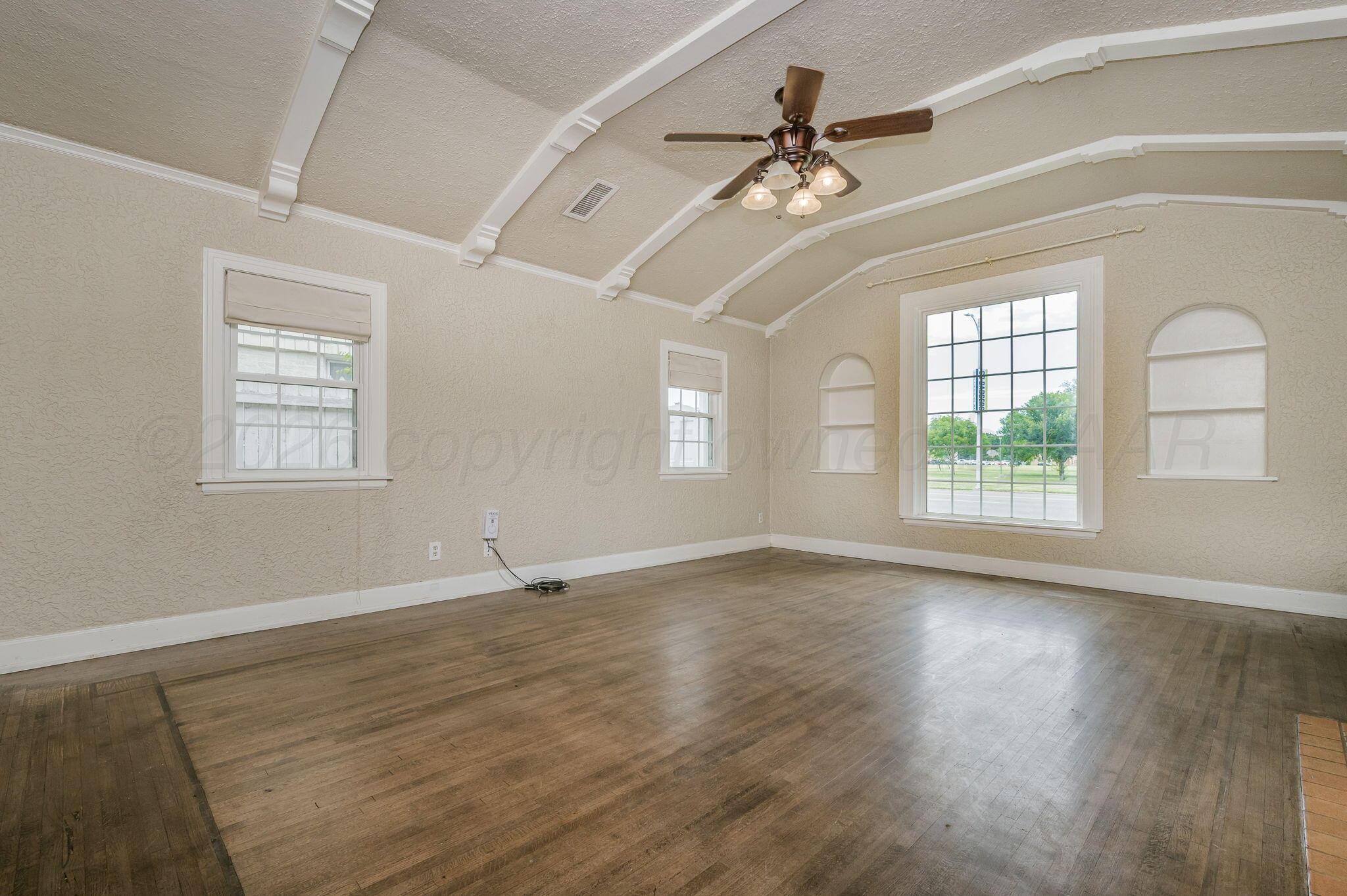 2422 S Washington Street Property Photo 5
