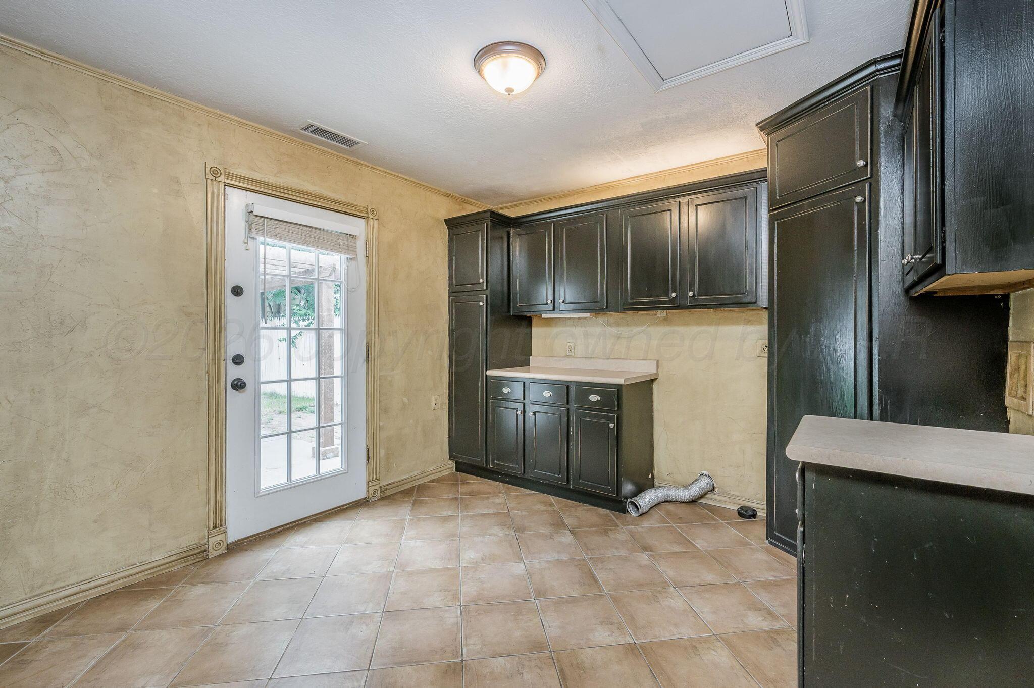 2422 S Washington Street Property Photo 11