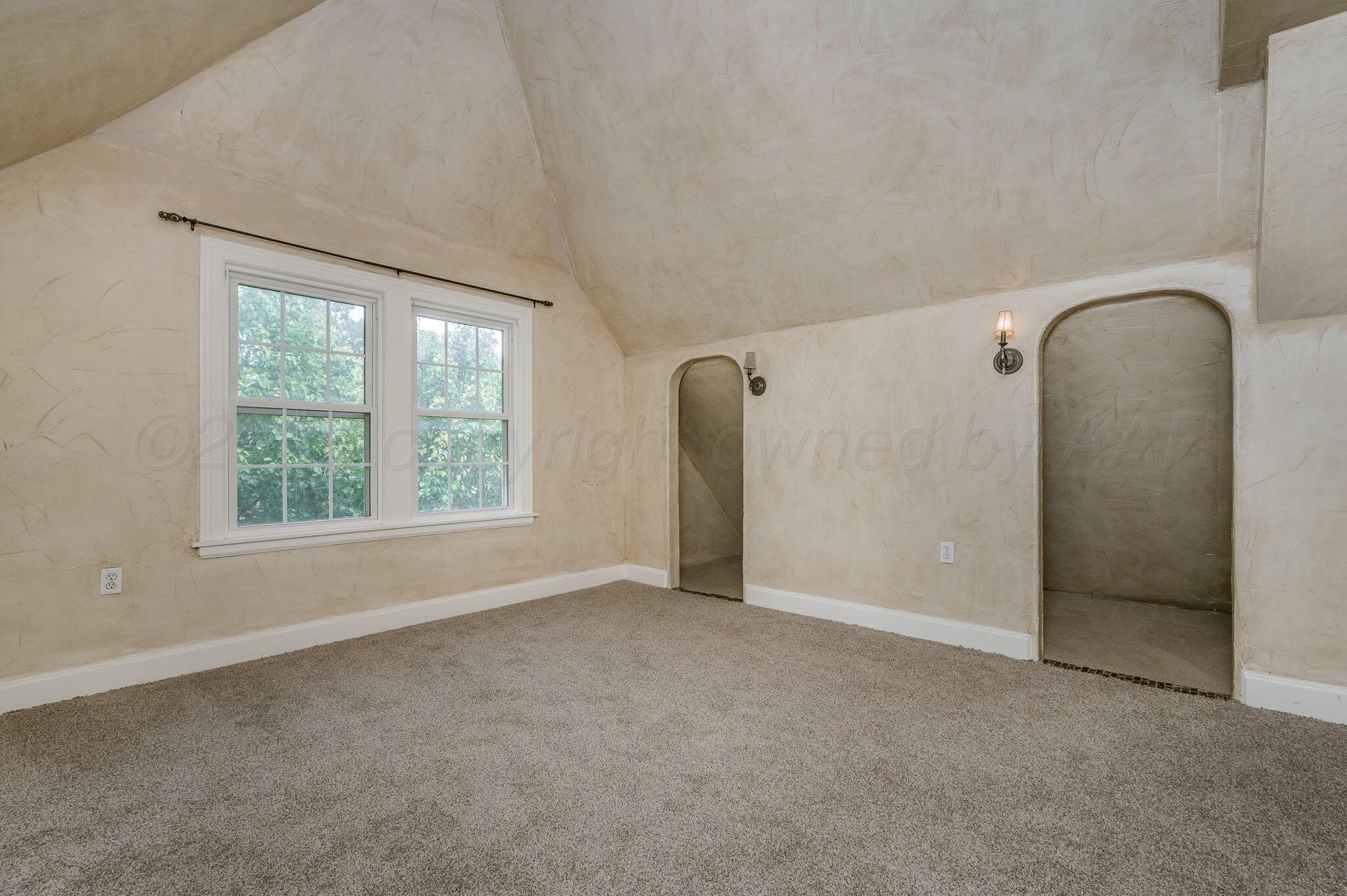 2422 S Washington Street Property Photo 17