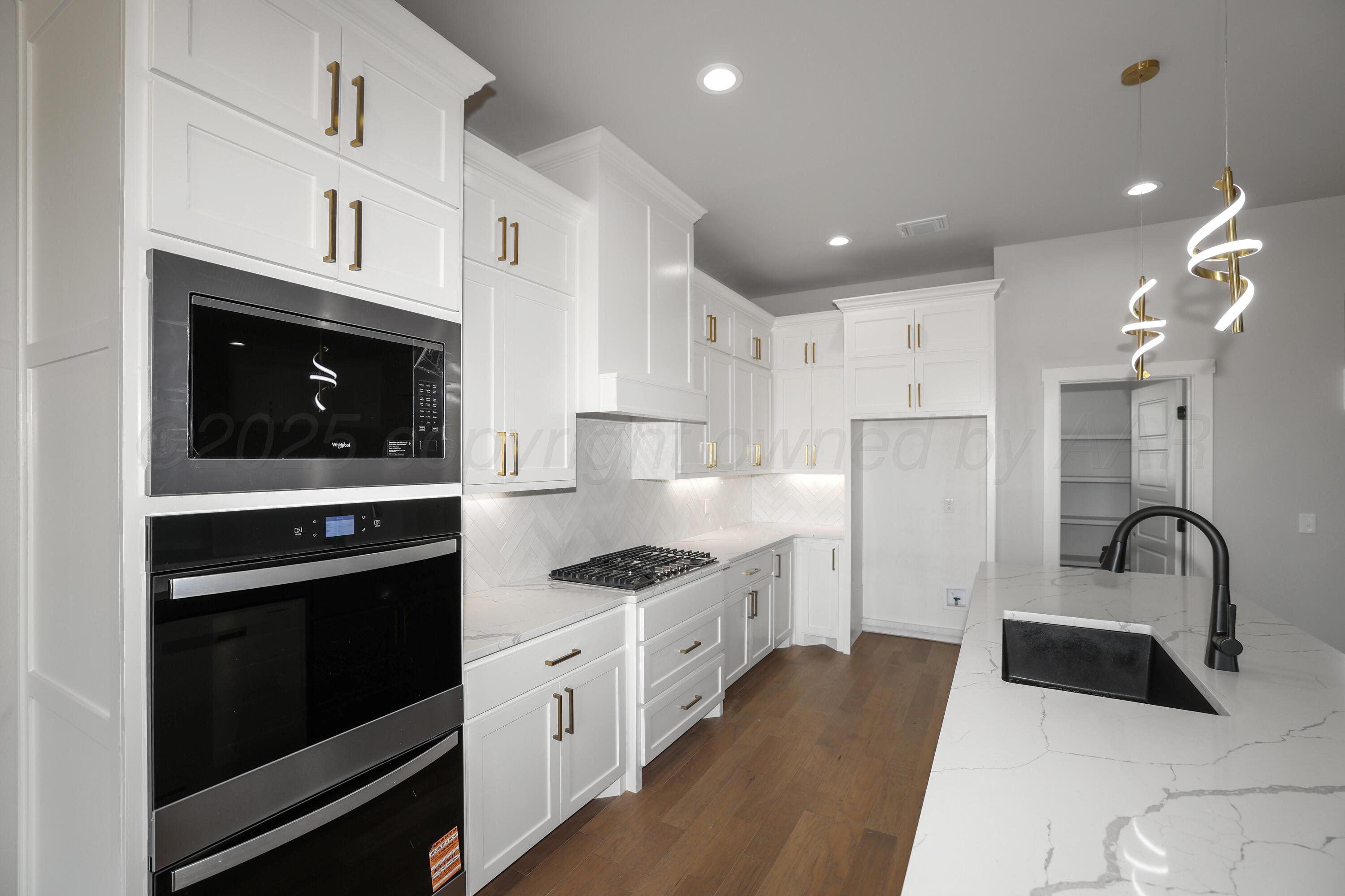 16250 San Diego Street Property Photo 10