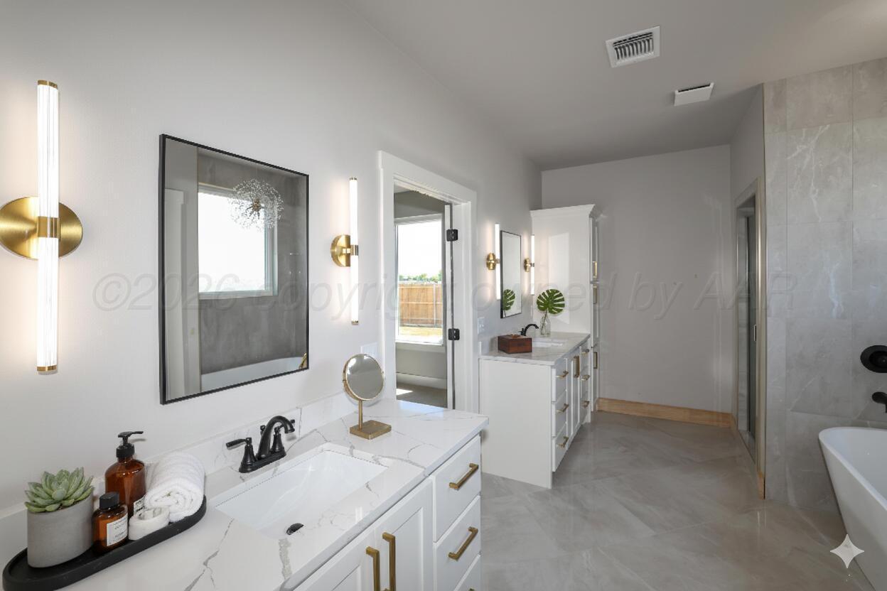 16250 San Diego Street Property Photo 16