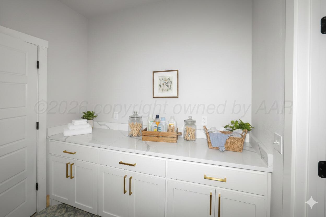 16250 San Diego Street Property Photo 23
