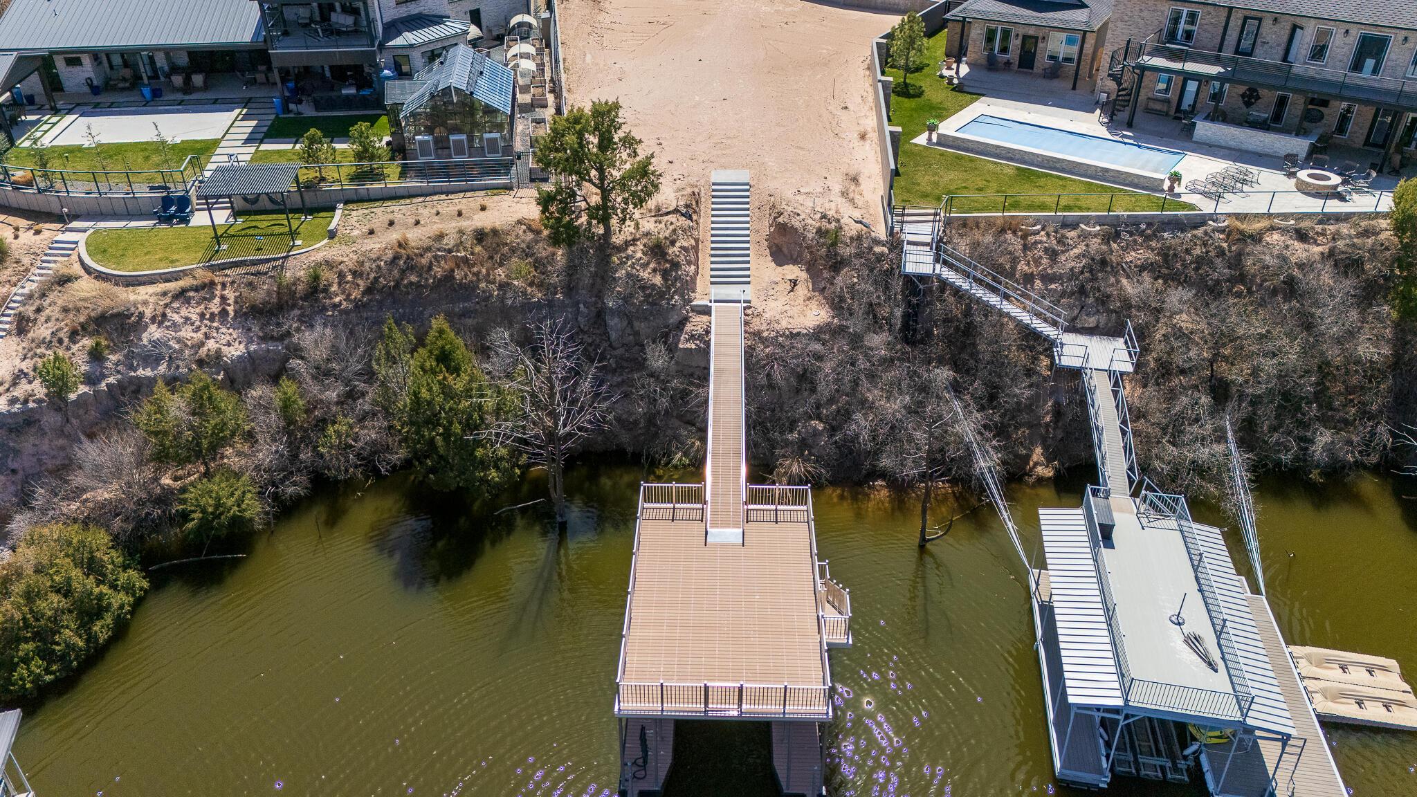 12 Frog Leap Property Photo 3