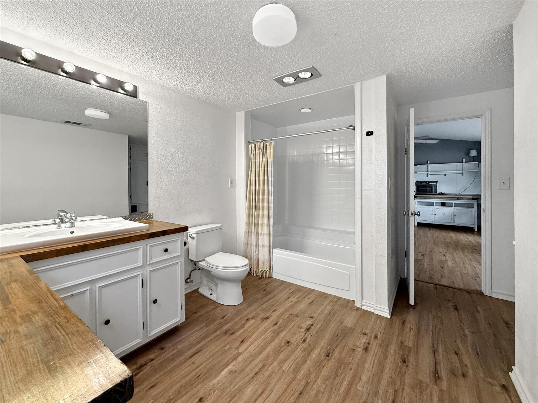 15211 Fitzhugh Rd #b - Back Cabin Property Photo 2