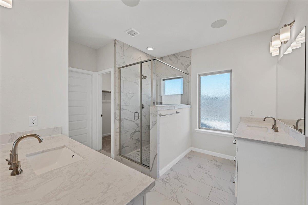 2437 Burberry Ln Property Photo 6