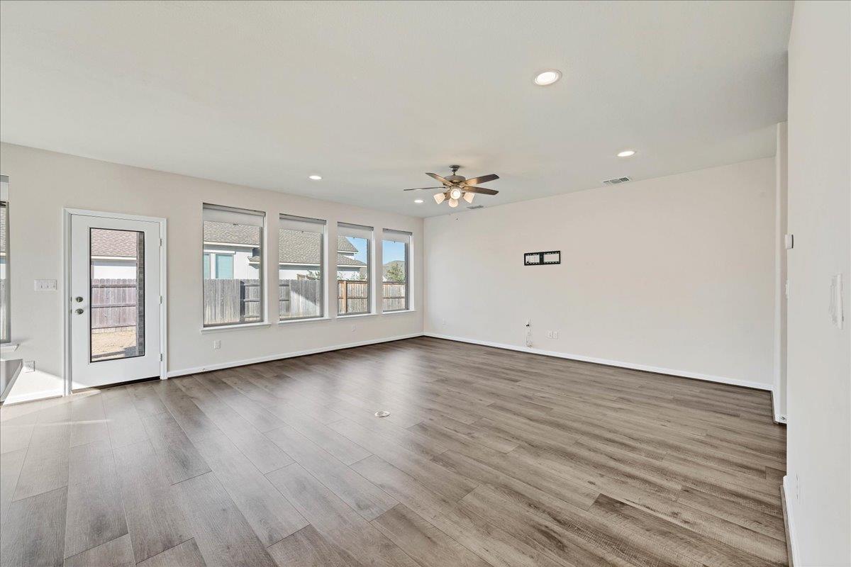 2437 Burberry Ln Property Photo 12