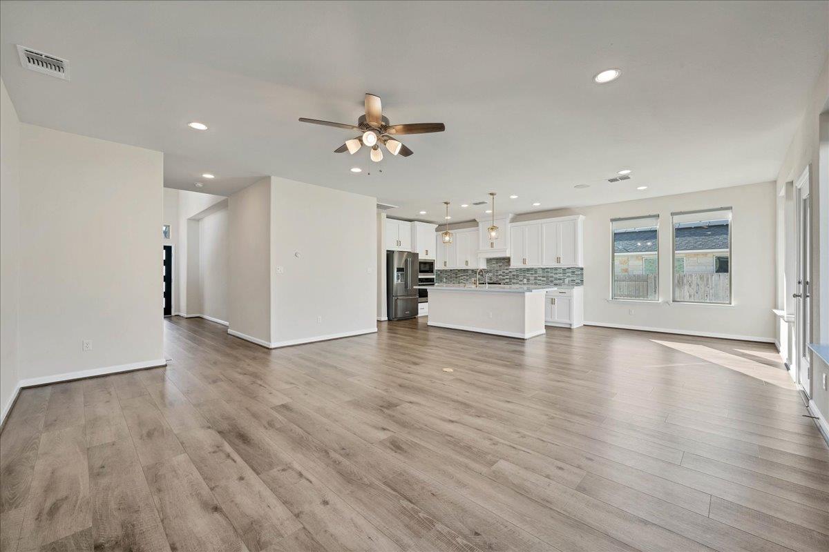 2437 Burberry Ln Property Photo 13