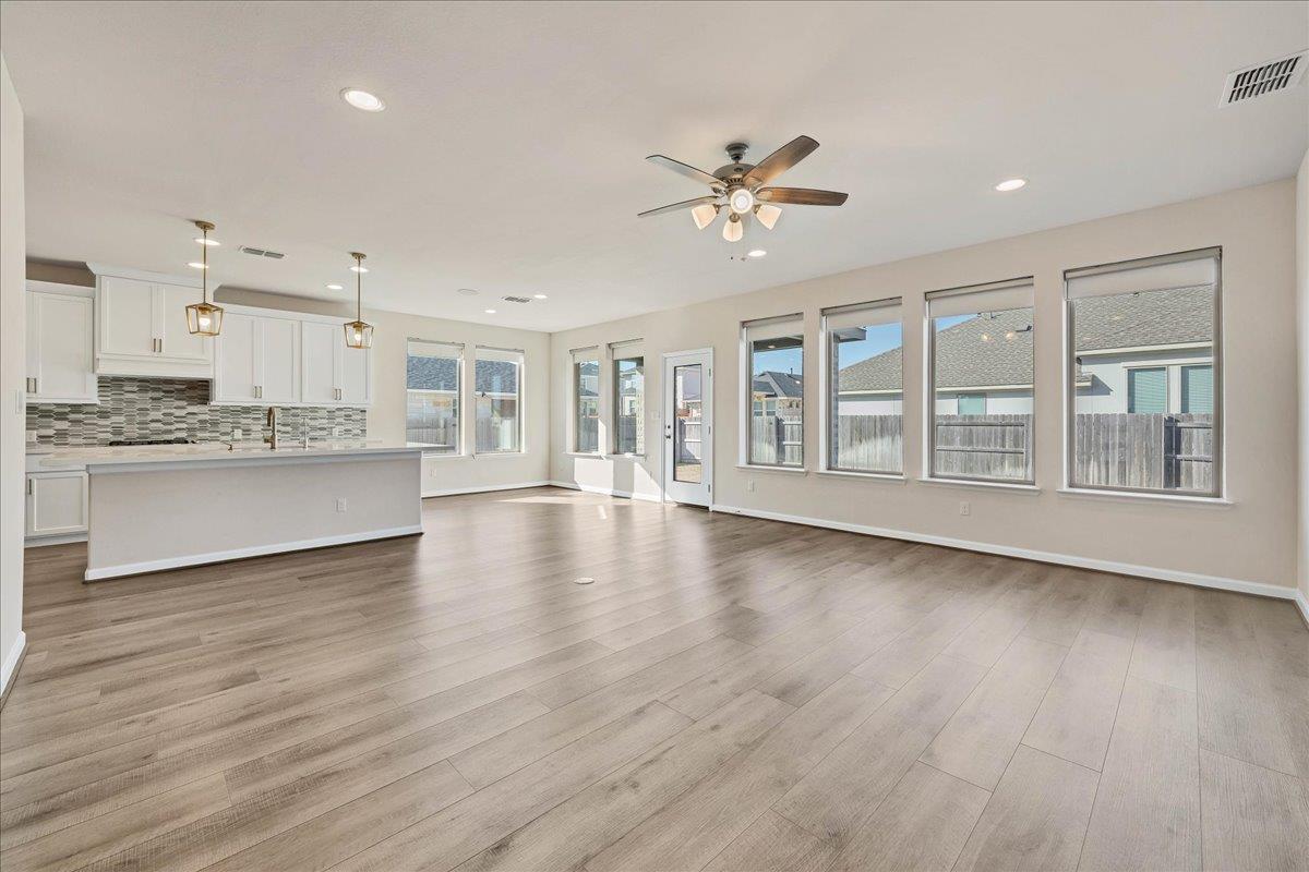 2437 Burberry Ln Property Photo 14