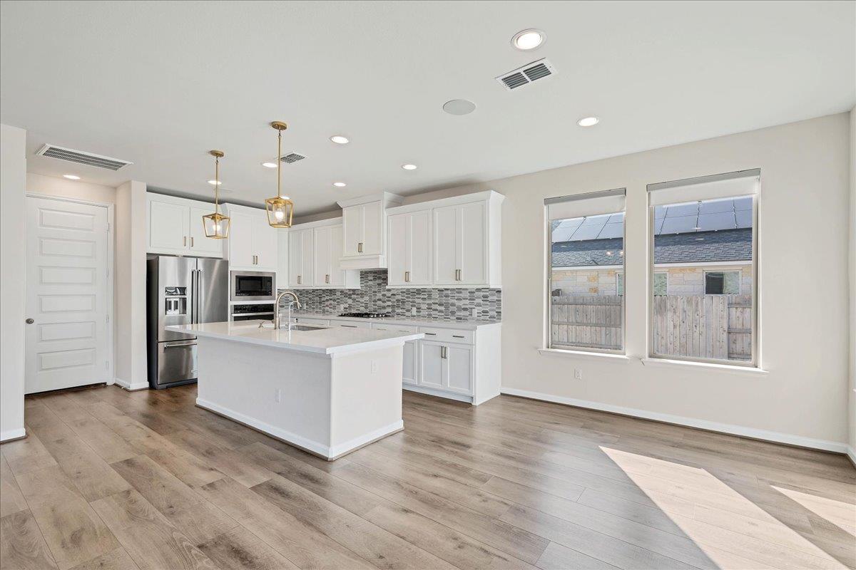 2437 Burberry Ln Property Photo 15