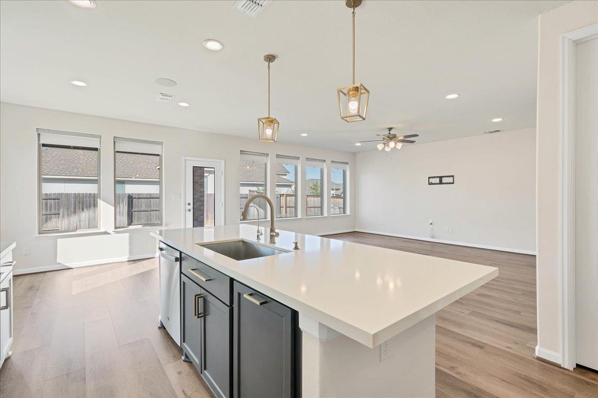 2437 Burberry Ln Property Photo 17