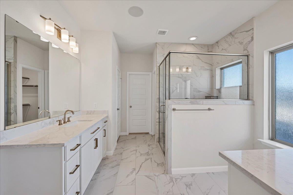 2437 Burberry Ln Property Photo 24