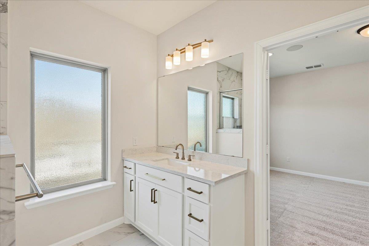 2437 Burberry Ln Property Photo 25