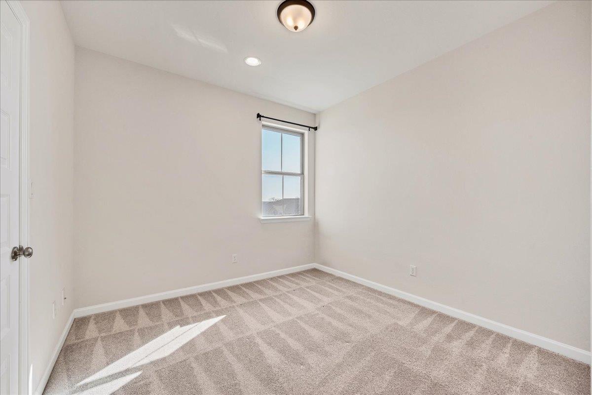 2437 Burberry Ln Property Photo 33