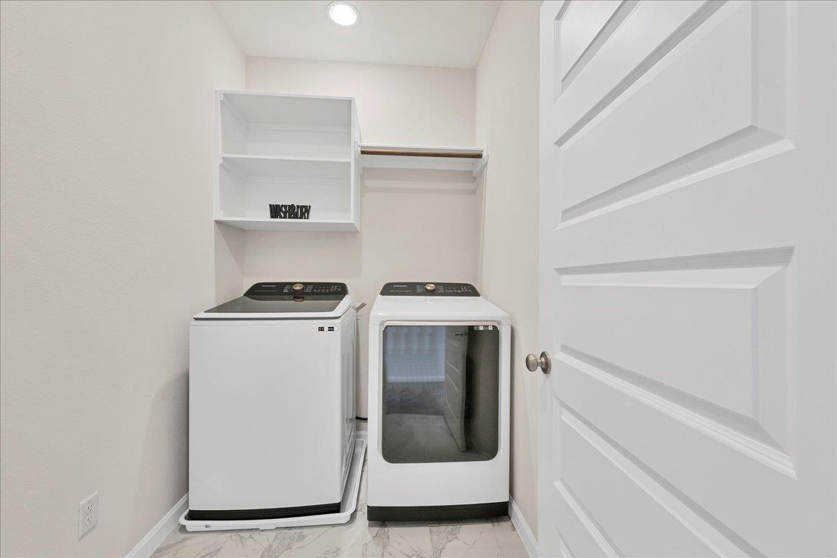 2437 Burberry Ln Property Photo 35