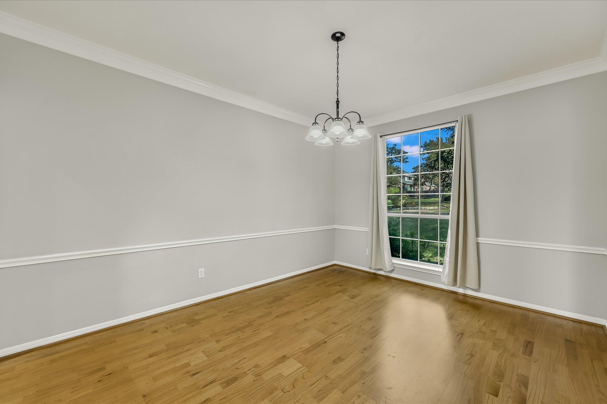 10802 Hastings Ln Property Photo 11