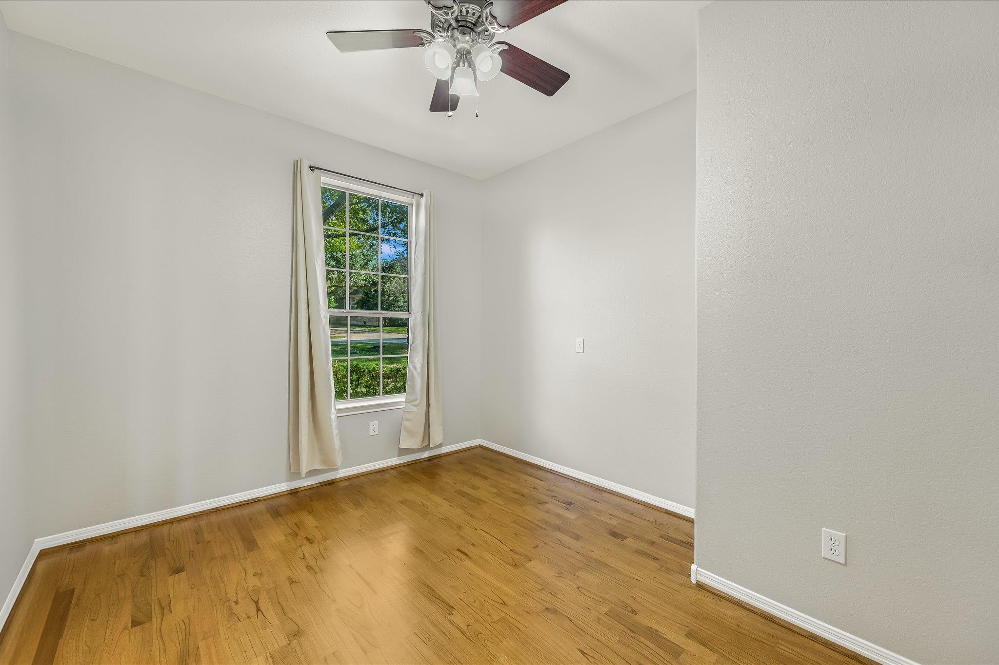 10802 Hastings Ln Property Photo 12