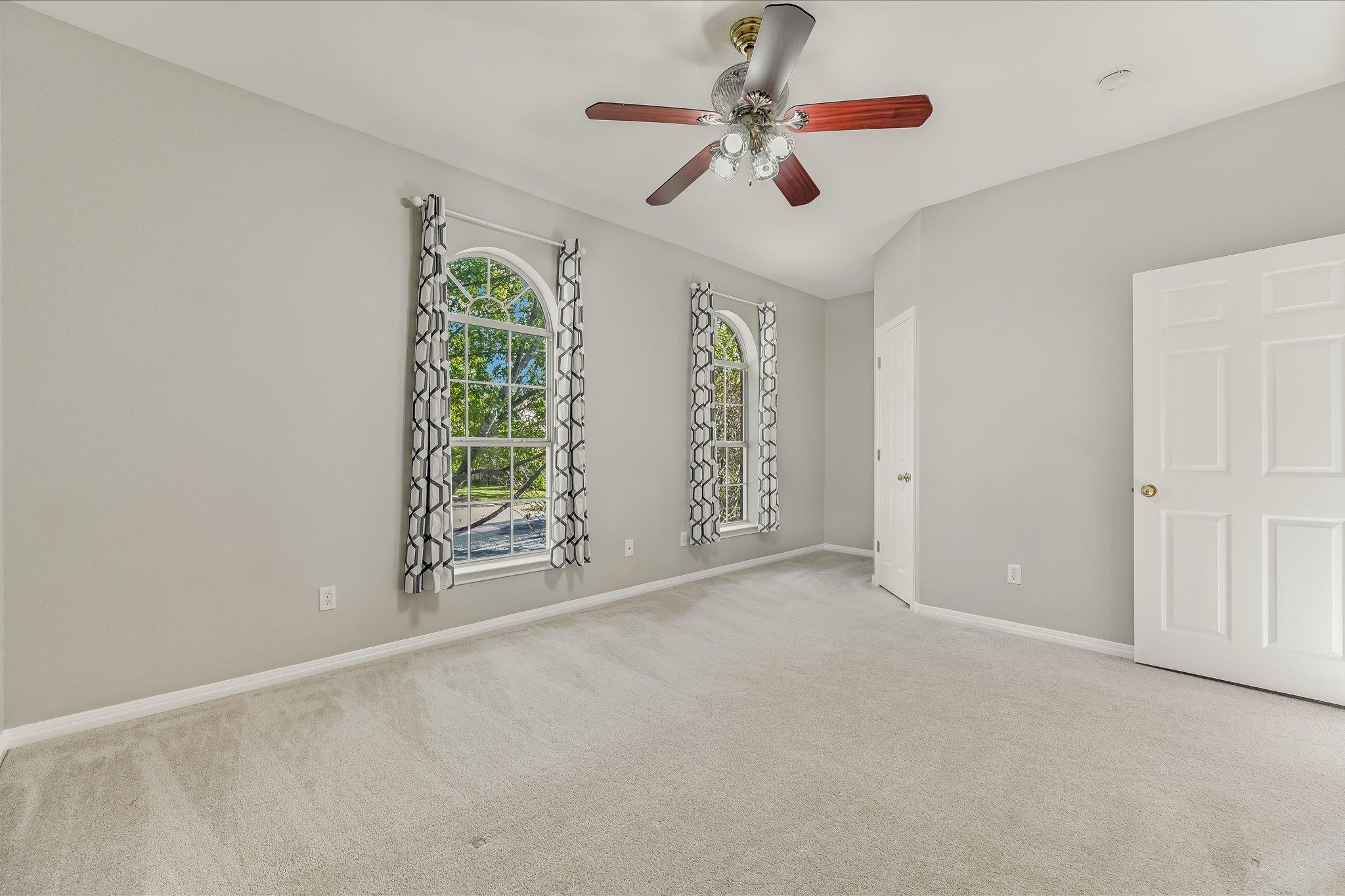 10802 Hastings Ln Property Photo 16
