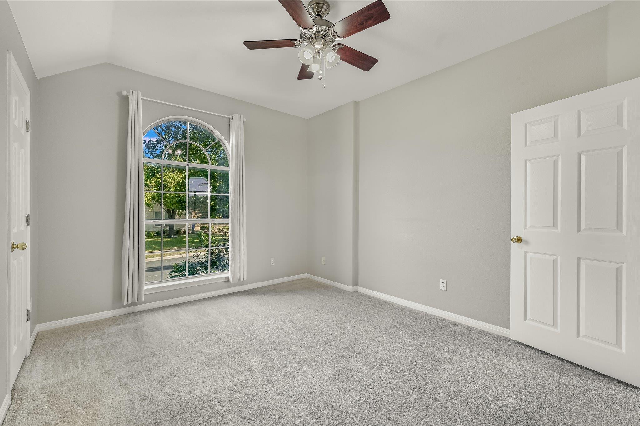 10802 Hastings Ln Property Photo 18