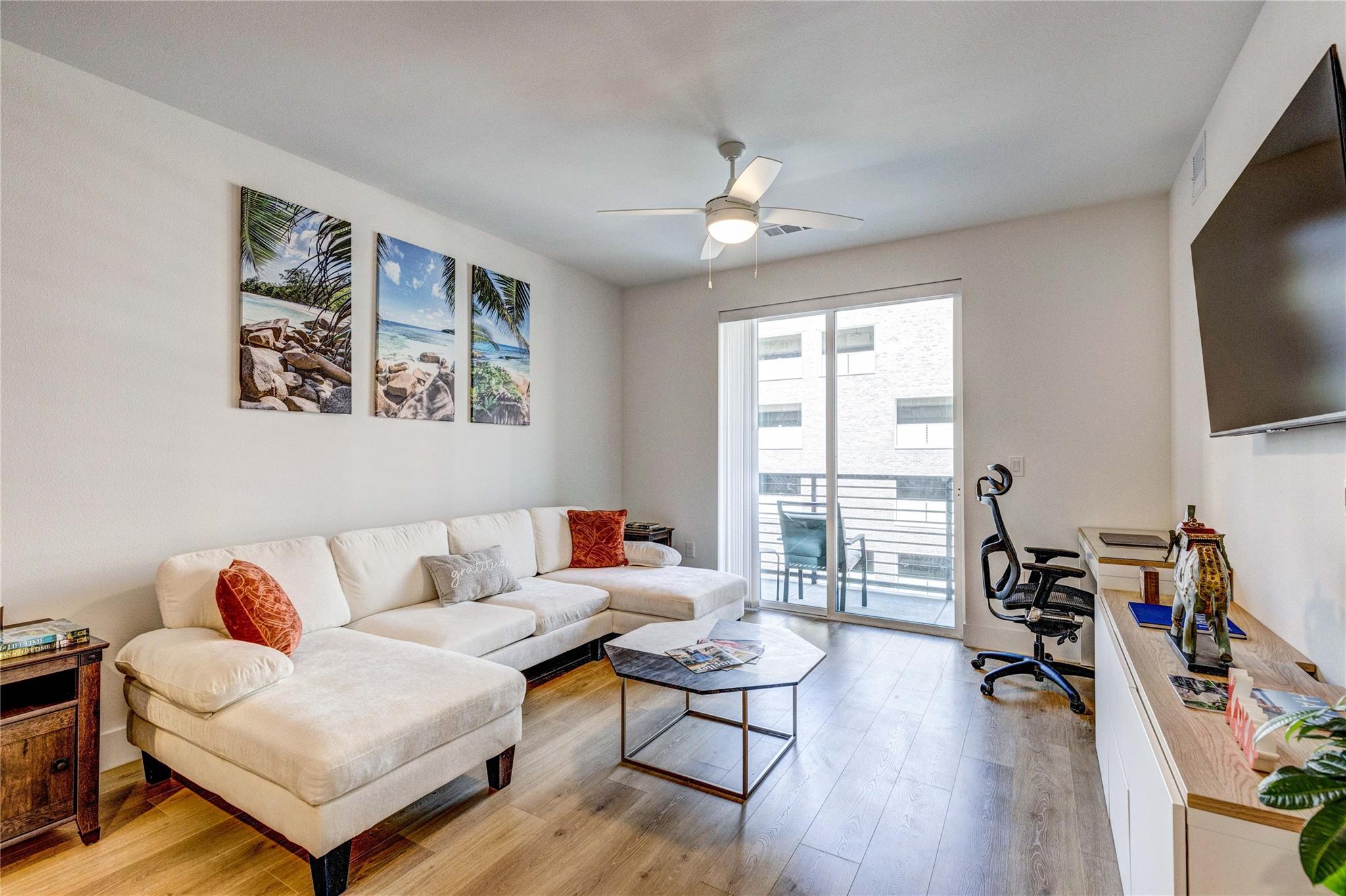 1701 Simond Ave #301 Property Photo 2