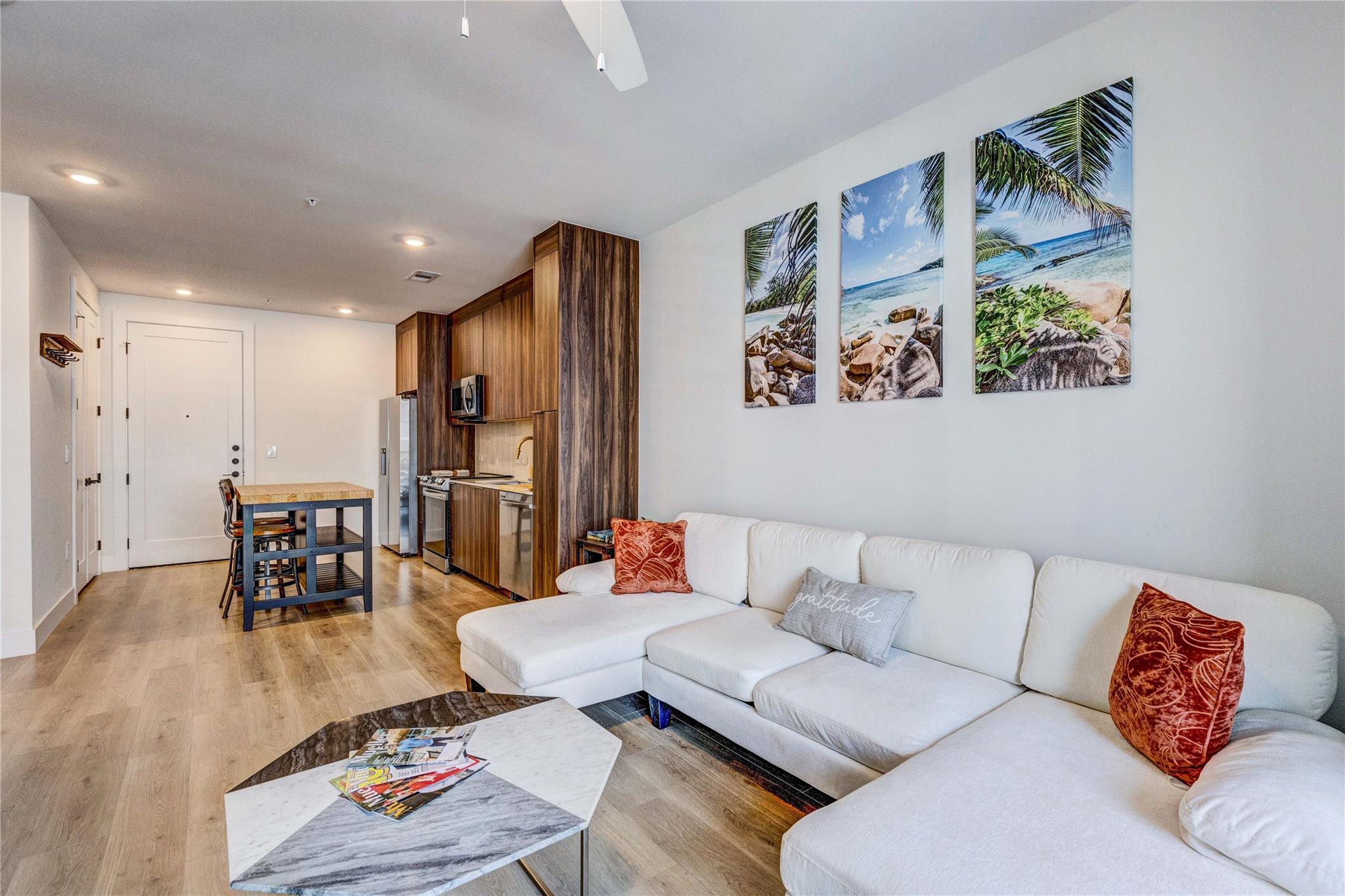 1701 Simond Ave #301 Property Photo 3