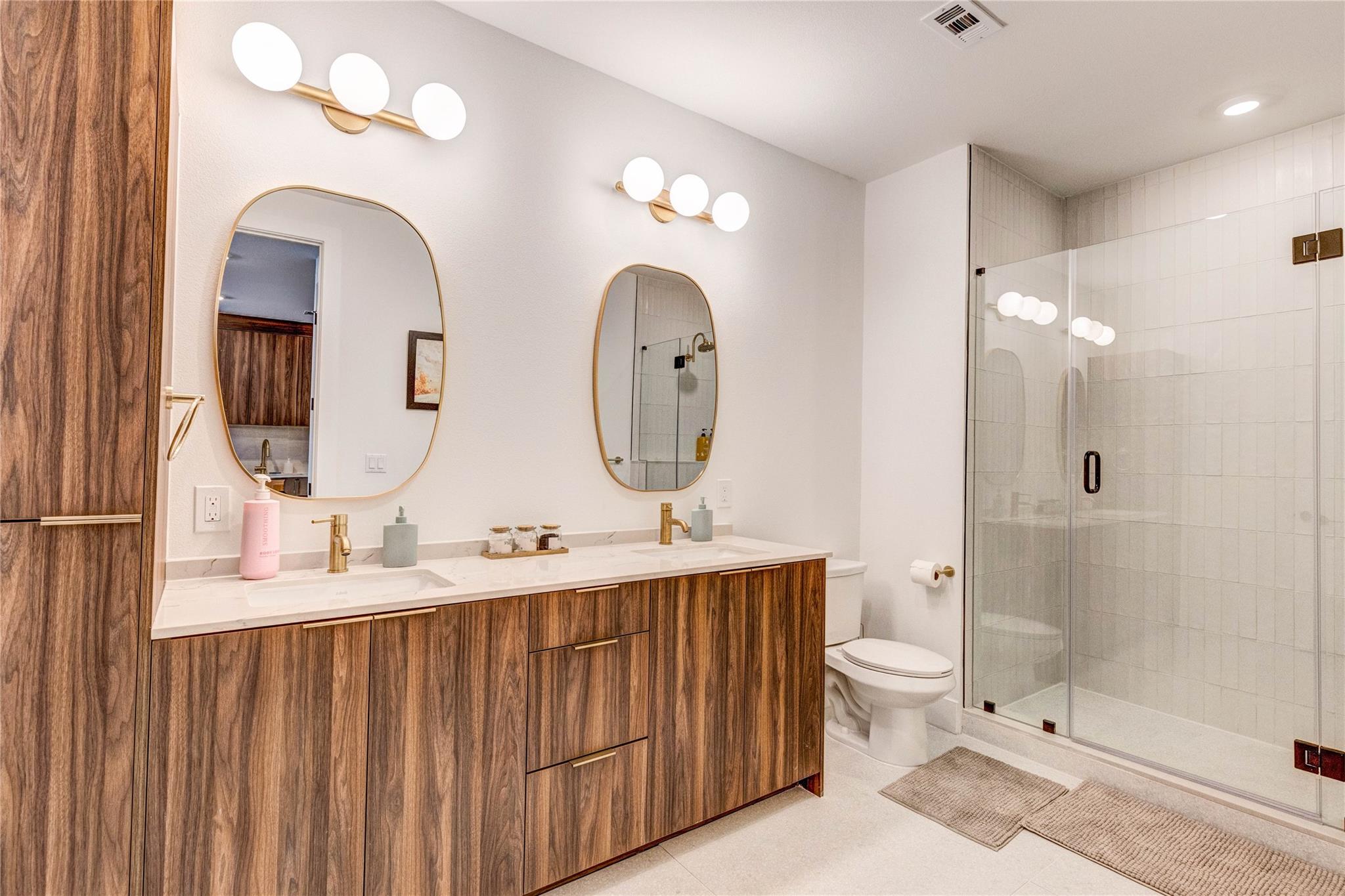 1701 Simond Ave #301 Property Photo 8