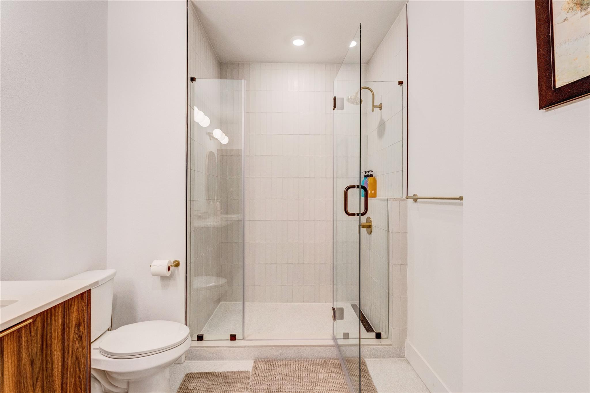 1701 Simond Ave #301 Property Photo 10