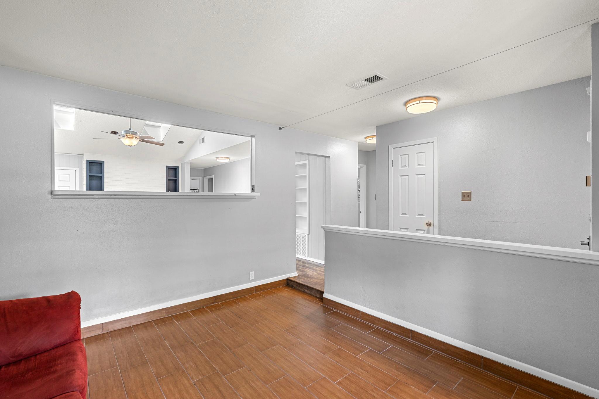 8111 Texas Plume Rd Property Photo 5