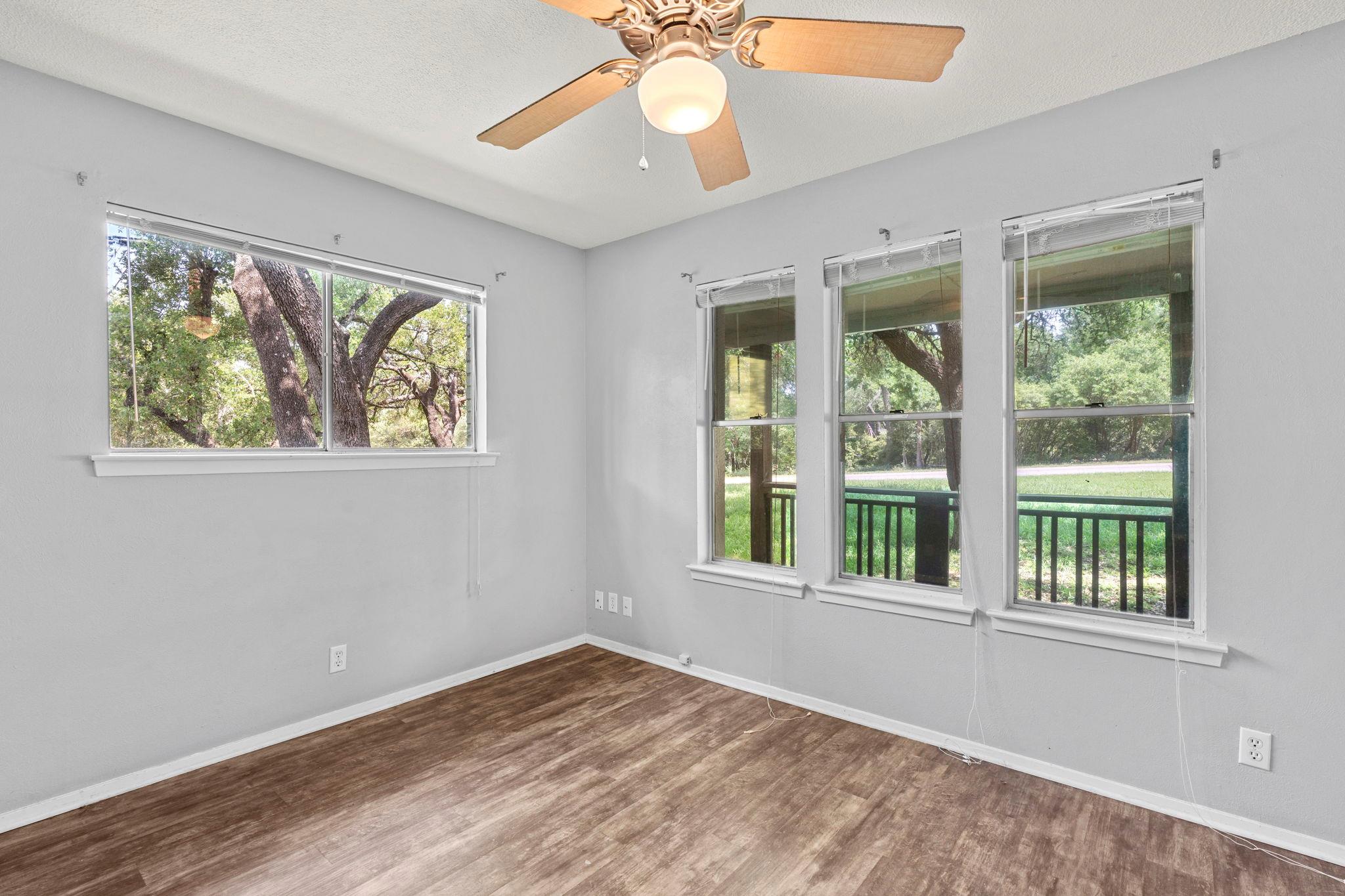 8111 Texas Plume Rd Property Photo 7