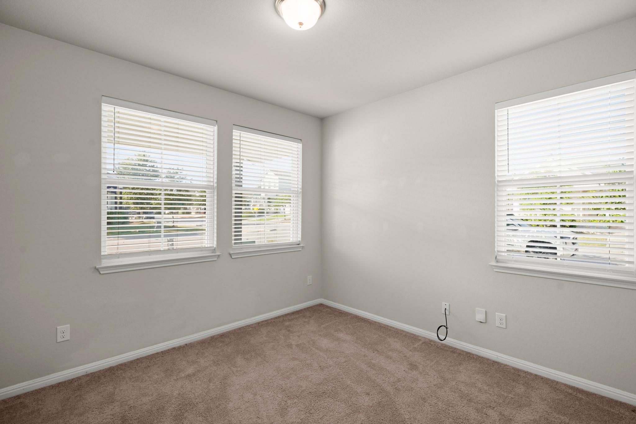 241 E Broade St Property Photo 14