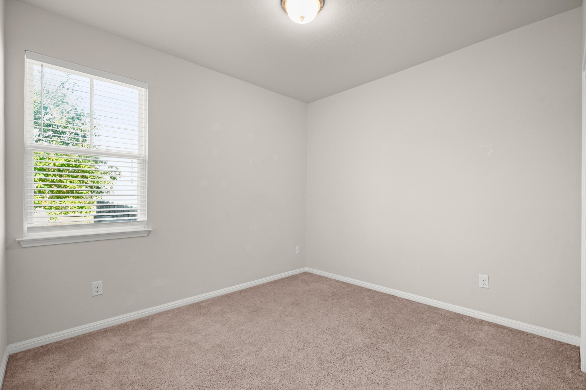 241 E Broade St Property Photo 16