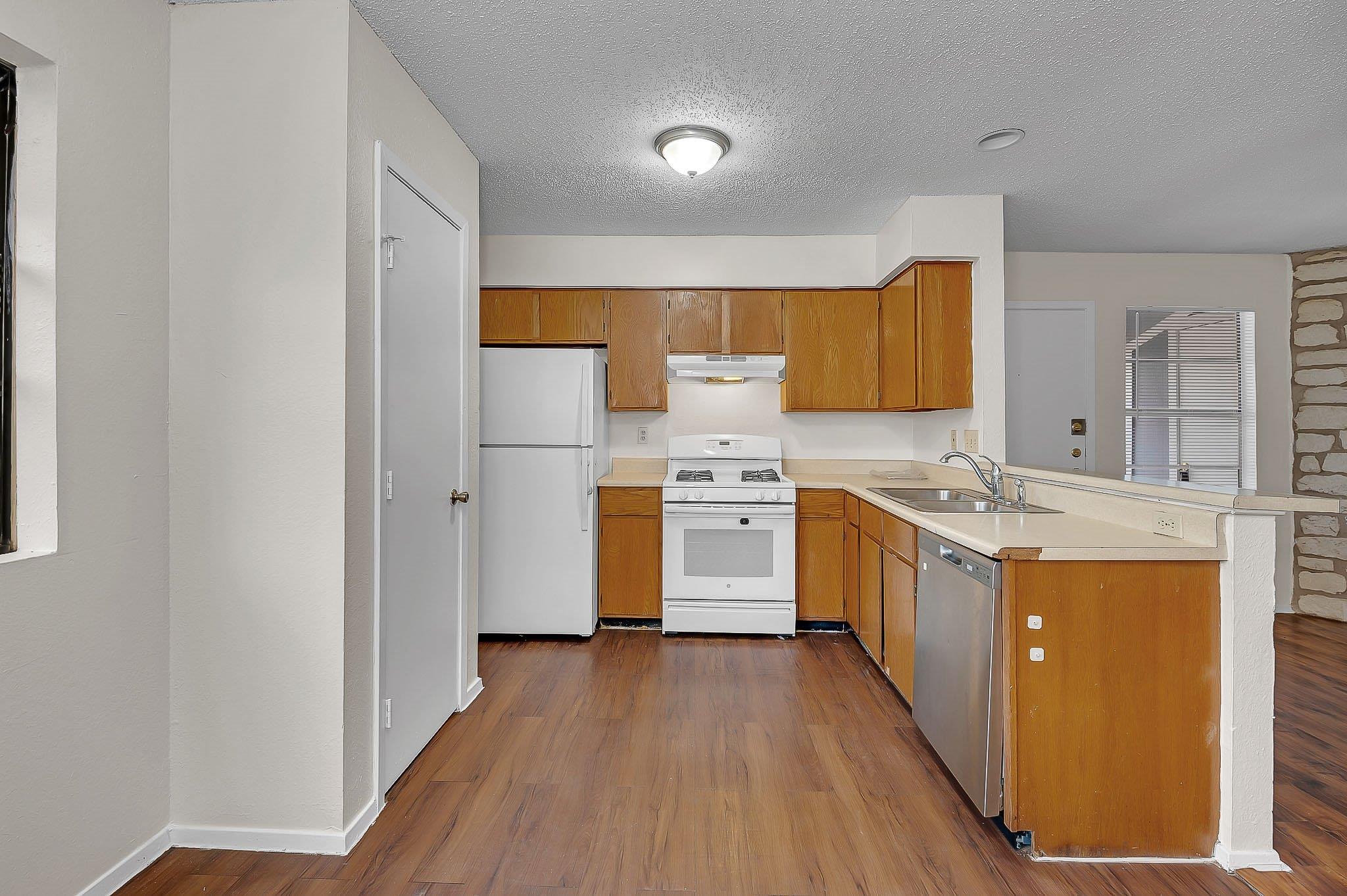 500 Algerita Dr A Property Photo