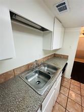 2401 Leon St #307 Property Photo 4