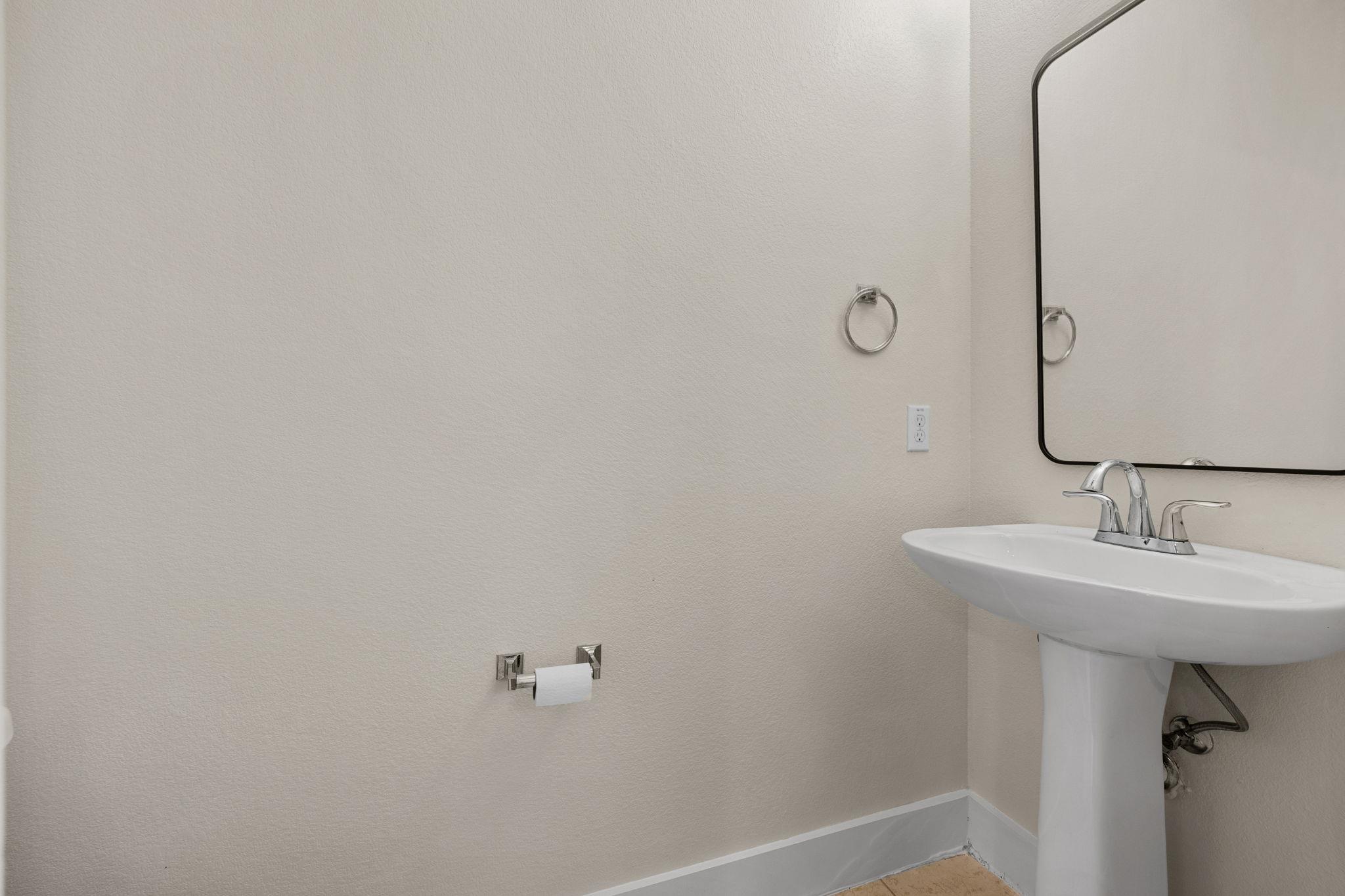 13420 Lyndhurst St #103 Property Photo 11