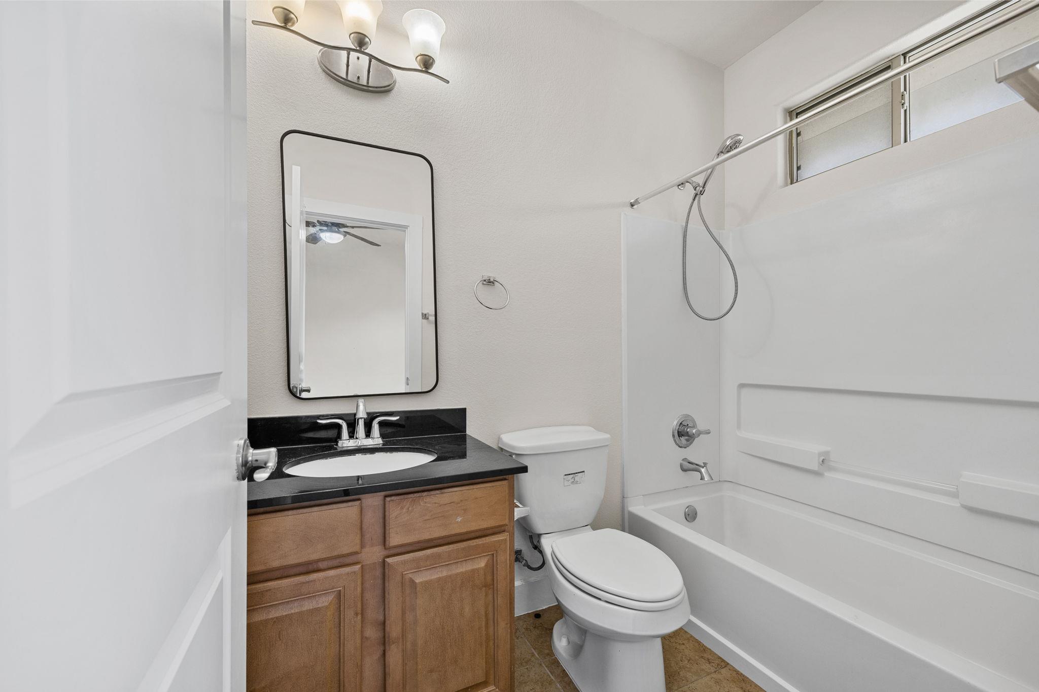 13420 Lyndhurst St #103 Property Photo 16