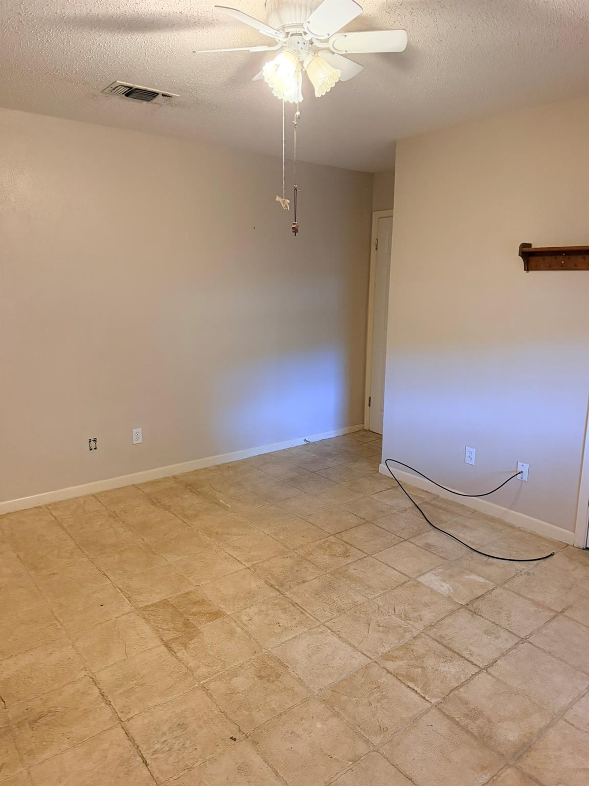 220 Parkview Dr Property Photo 14