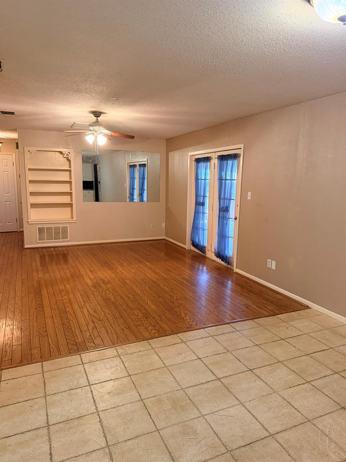 220 Parkview Dr Property Photo 21