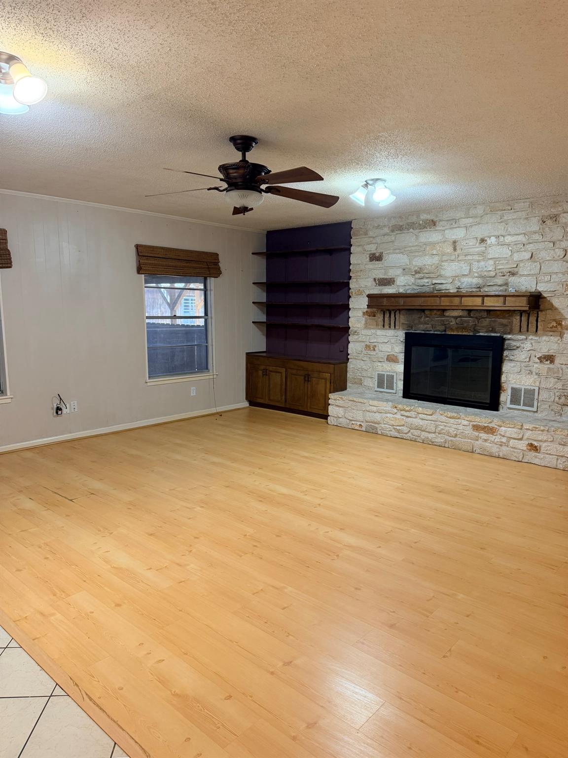 220 Parkview Dr Property Photo 25