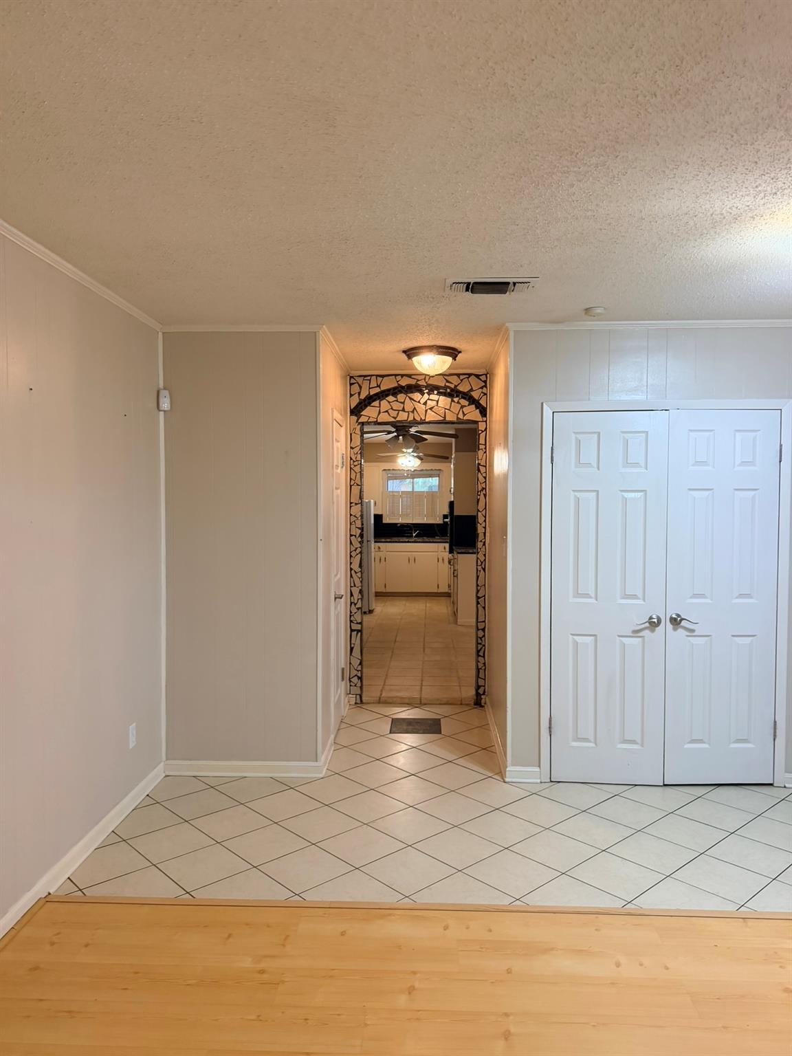 220 Parkview Dr Property Photo 28