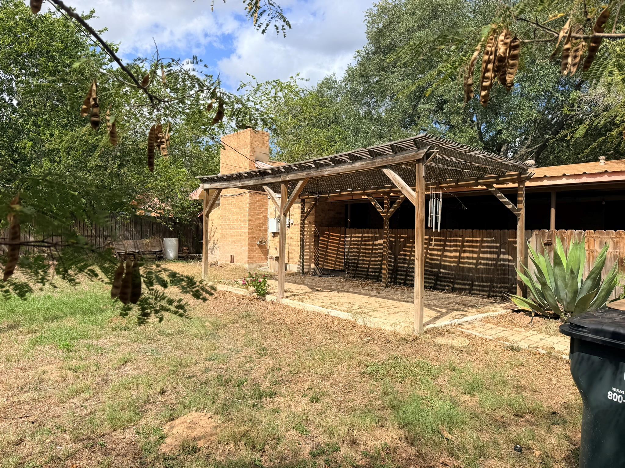 220 Parkview Dr Property Photo 34