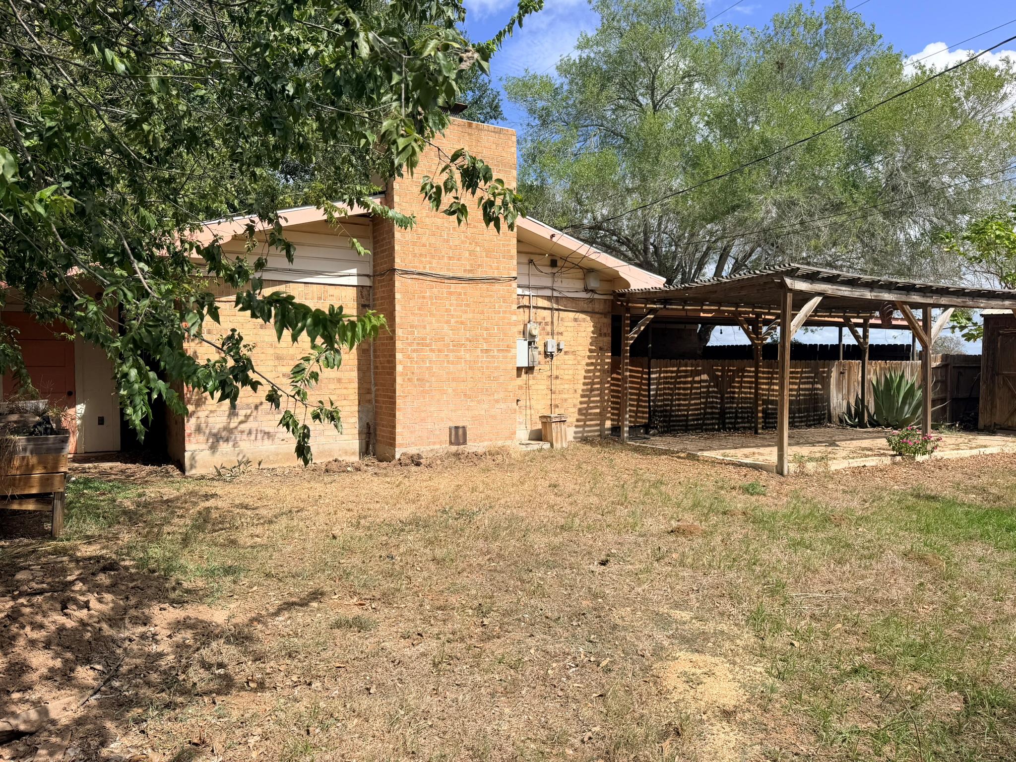 220 Parkview Dr Property Photo 35