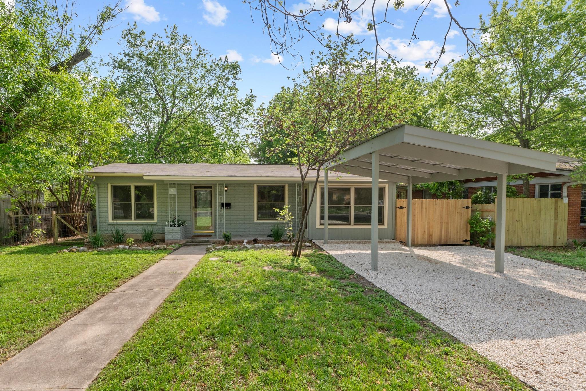 1309 Cloverleaf Dr Property Photo