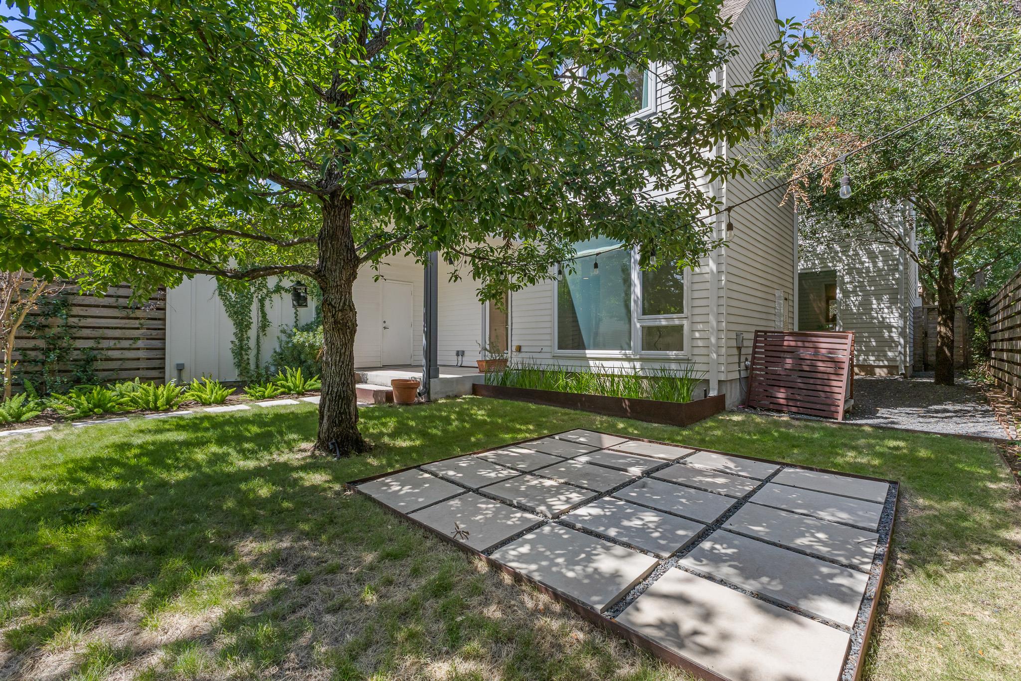 1603 W 39th 1/2 St #a Property Photo 35