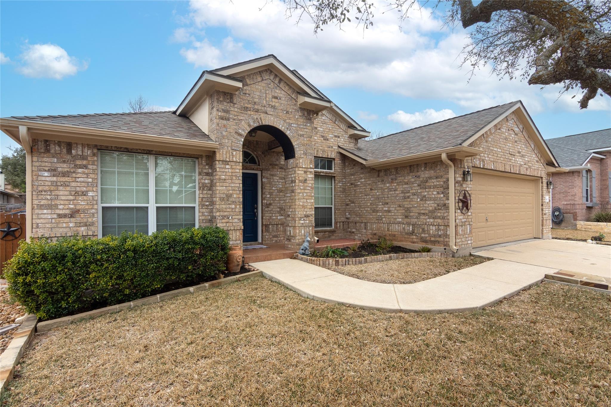 2411 Tumbling River Dr Property Photo 3