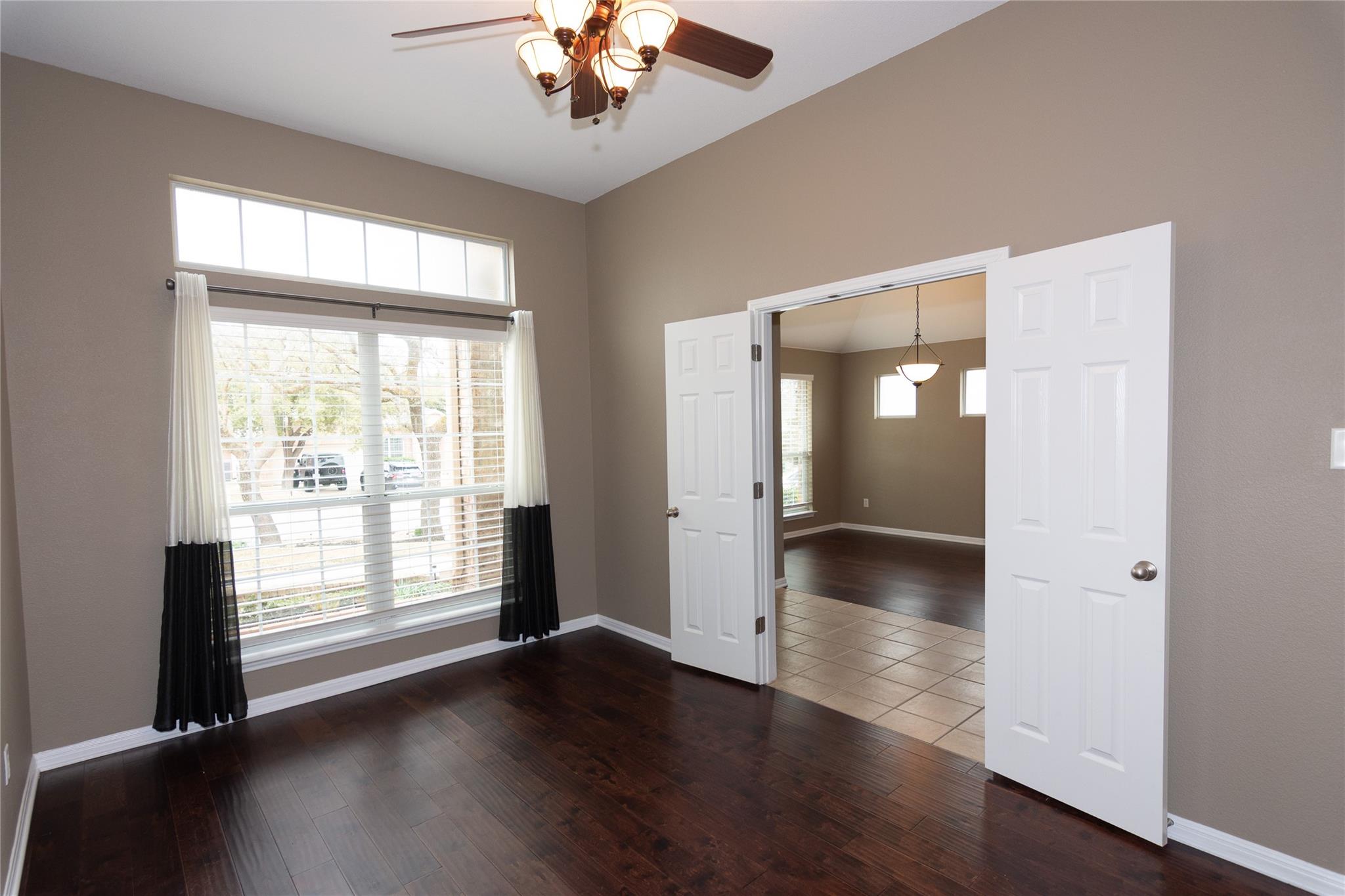 2411 Tumbling River Dr Property Photo 5