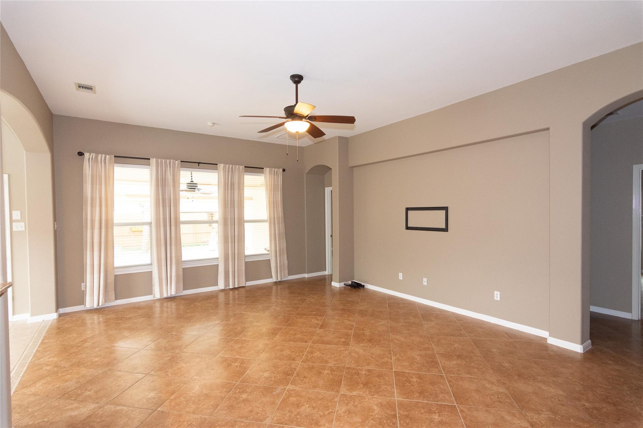 2411 Tumbling River Dr Property Photo 6