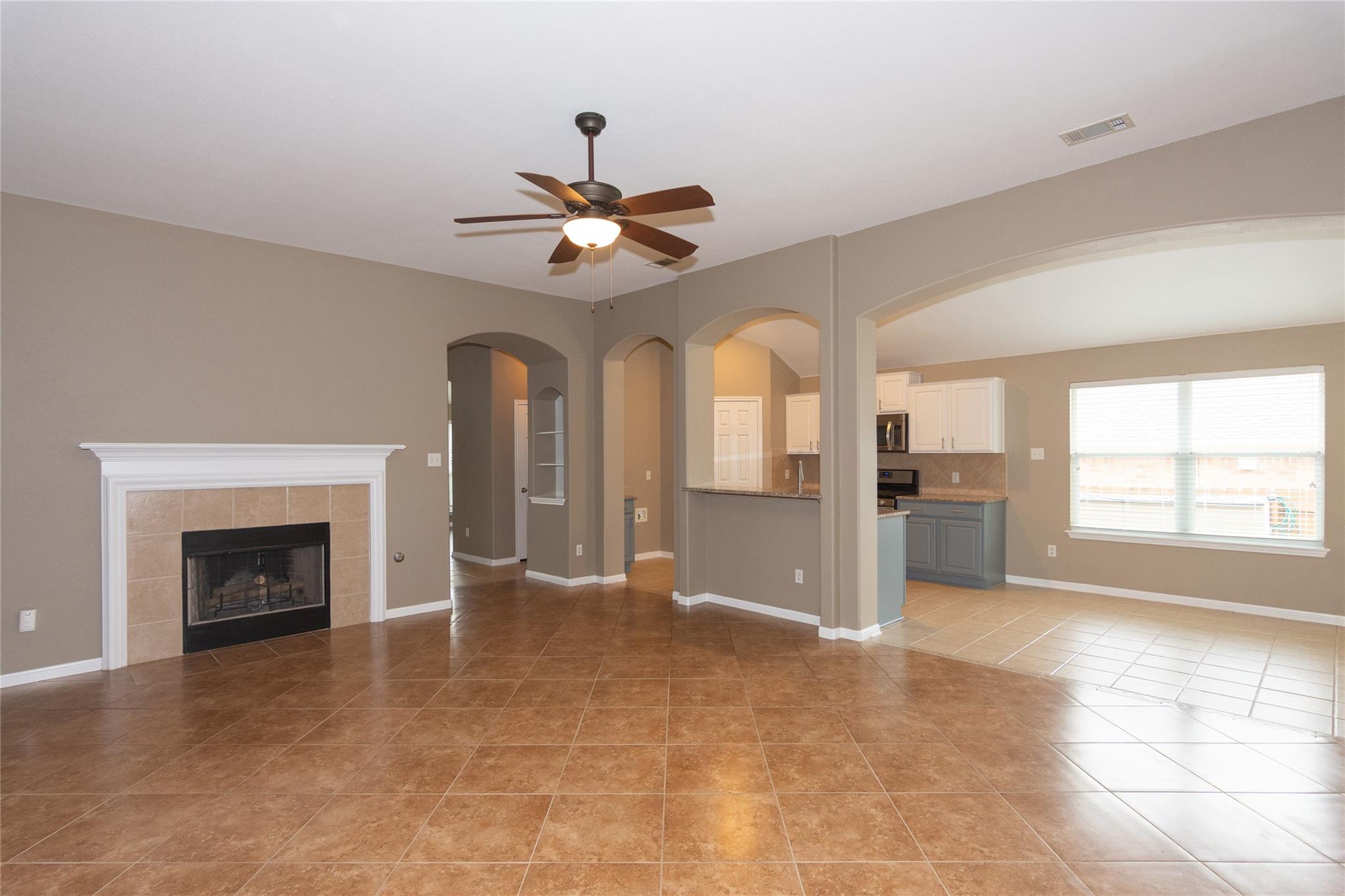 2411 Tumbling River Dr Property Photo 7